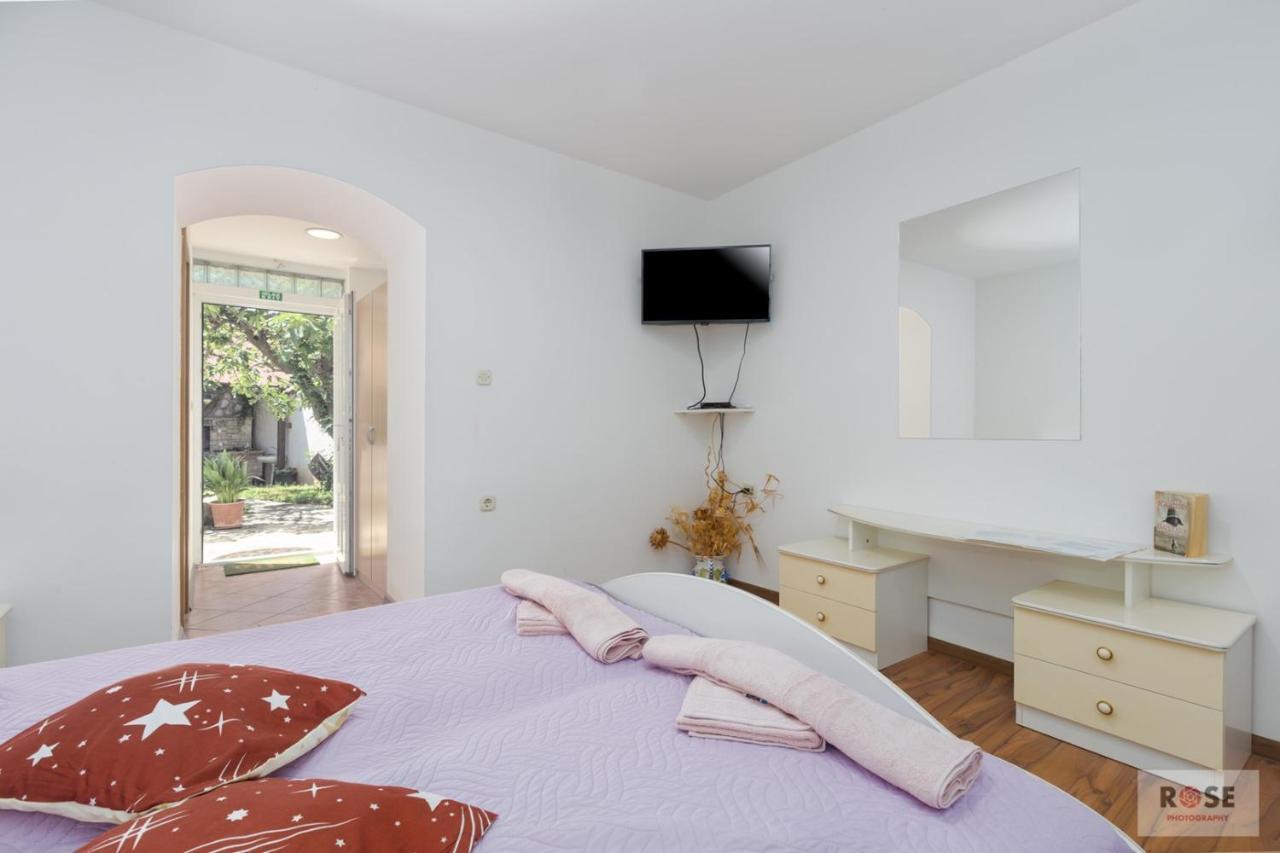 Apartment Laureta Πόρετς Εξωτερικό φωτογραφία