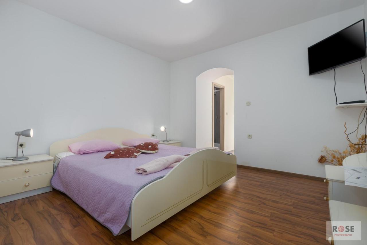 Apartment Laureta Πόρετς Εξωτερικό φωτογραφία