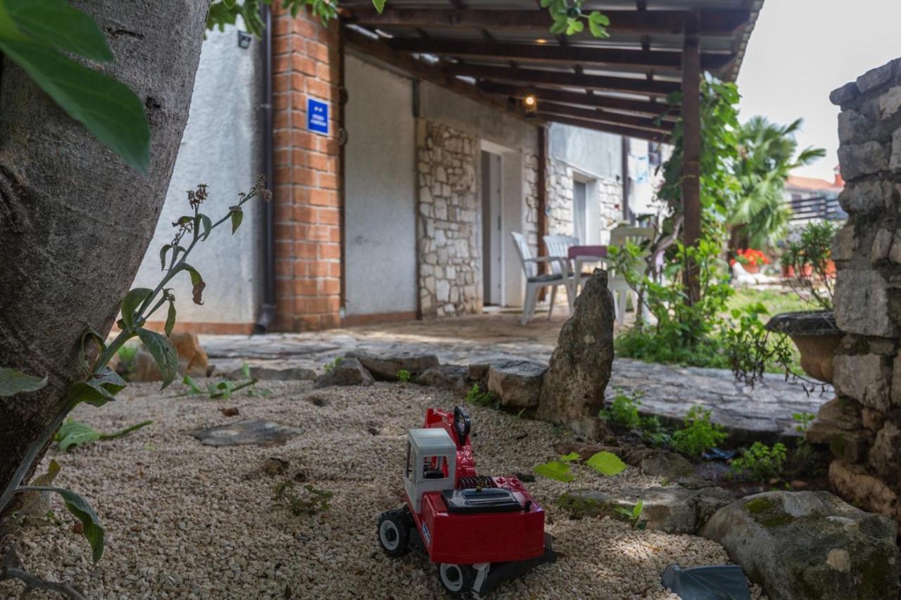Apartment Laureta Πόρετς Εξωτερικό φωτογραφία