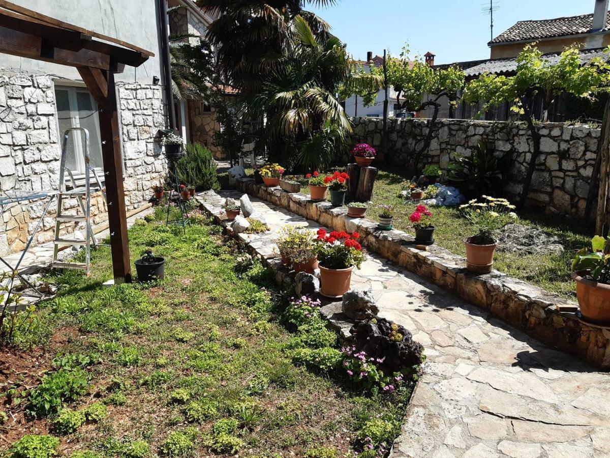Apartment Laureta Πόρετς Εξωτερικό φωτογραφία